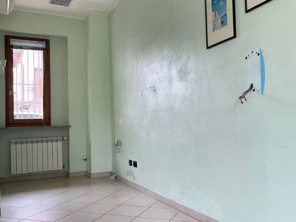 Appartamento a Bareggio in Piazza Camillo Benso di Cavour, 8 - Foto 4