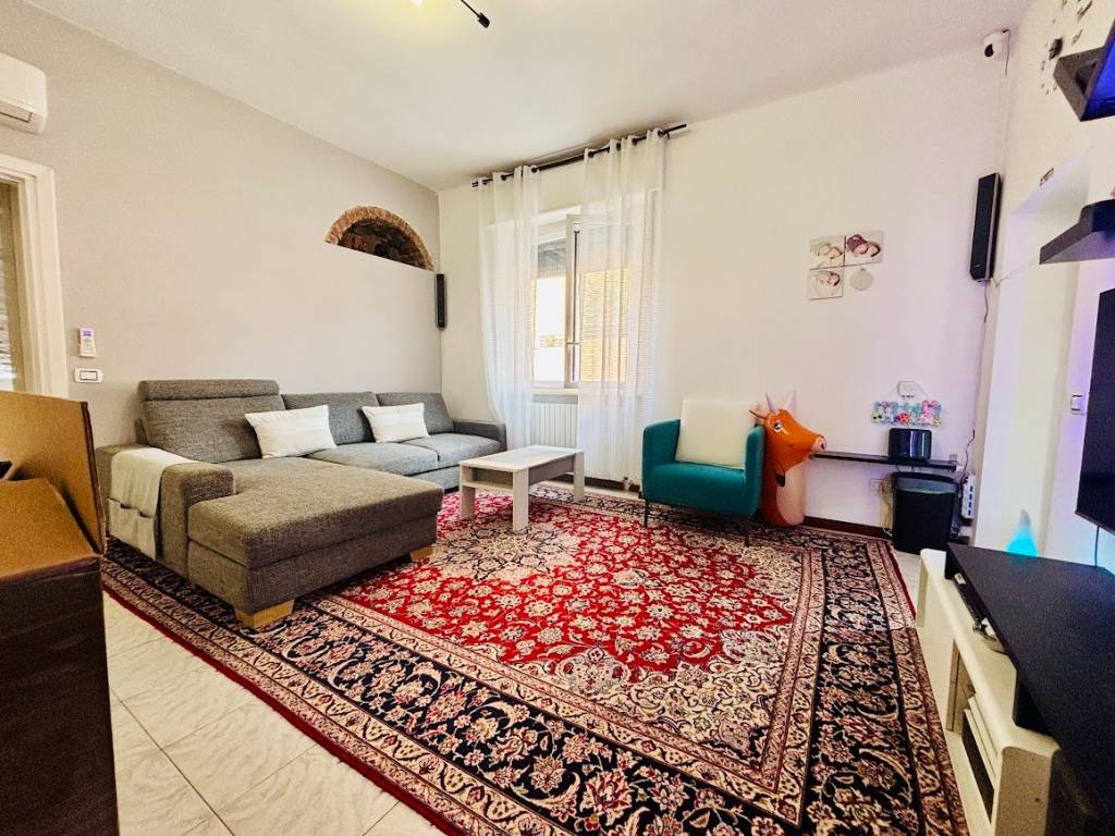 Appartamento a Saronno in Via Alessandro Manzoni, 51 - Foto 2