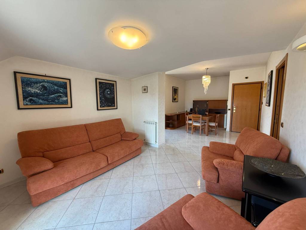 Villa a Ciampino in Via Cagliari - Foto 2