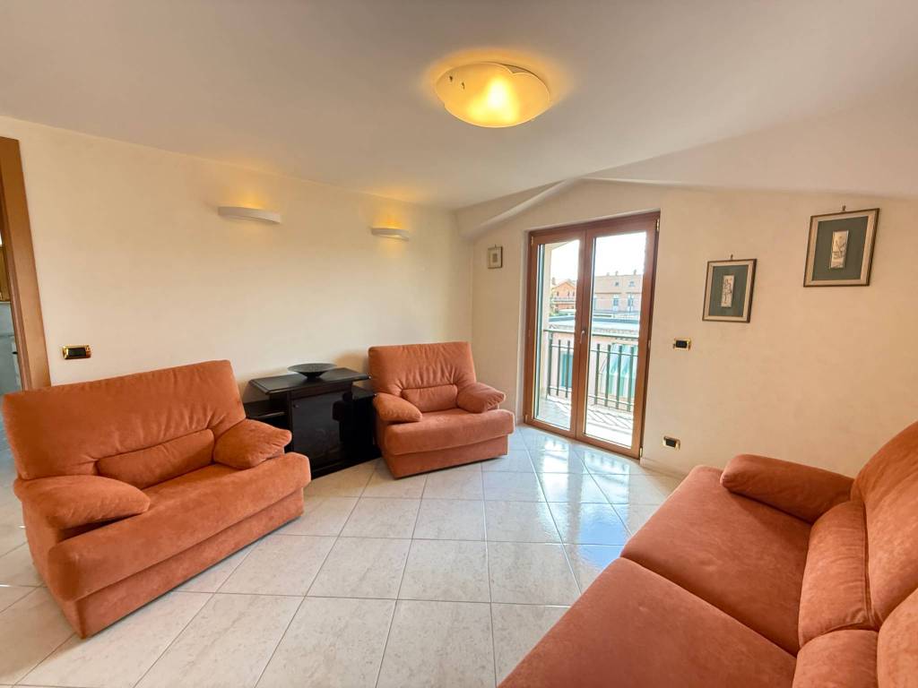 Villa a Ciampino in Via Cagliari - Foto 4