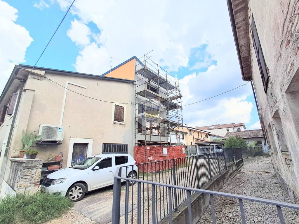 Casa indipendente a Buttapietra in Via Dolomiti, 43 - Foto 3