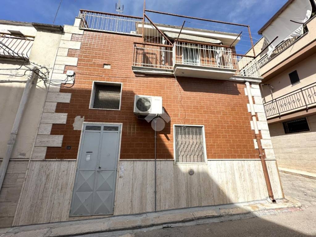 Casa indipendente a Canosa di puglia in Vicolo Gerolamo Savonarola, 50 - Foto 2