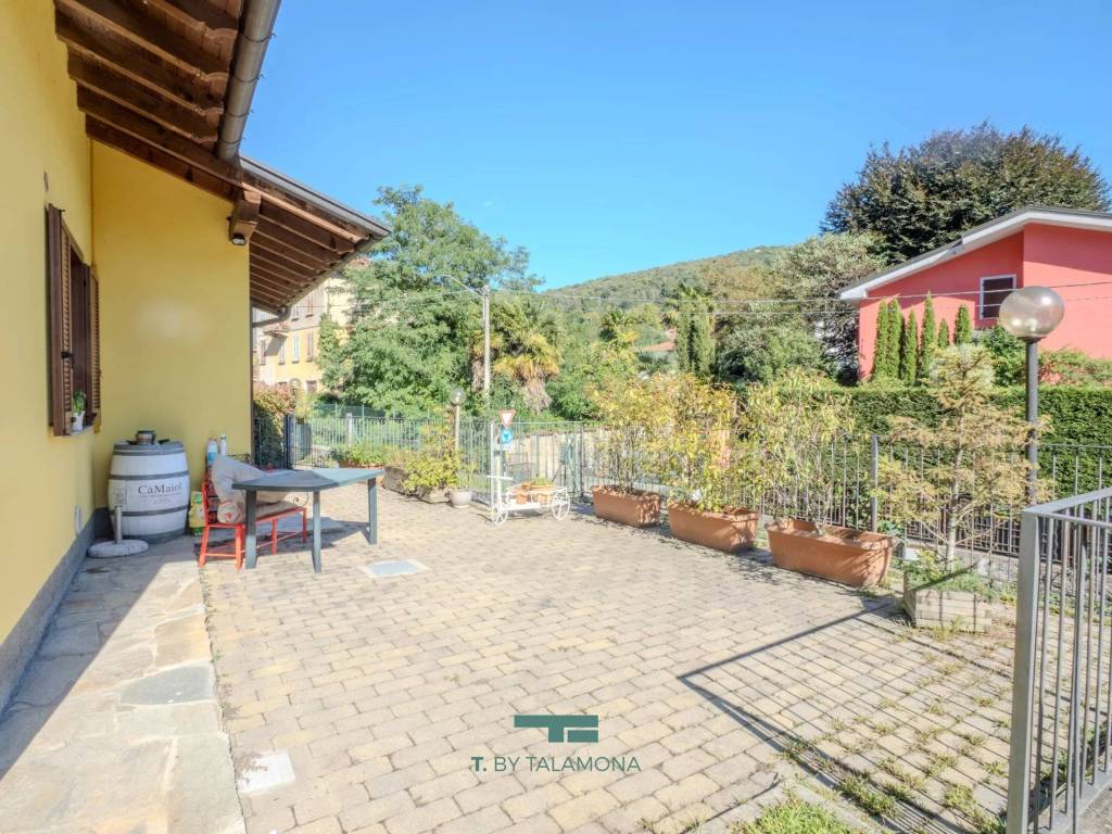 Appartamento a Luino in Via Dumenza, 29 - Foto 5