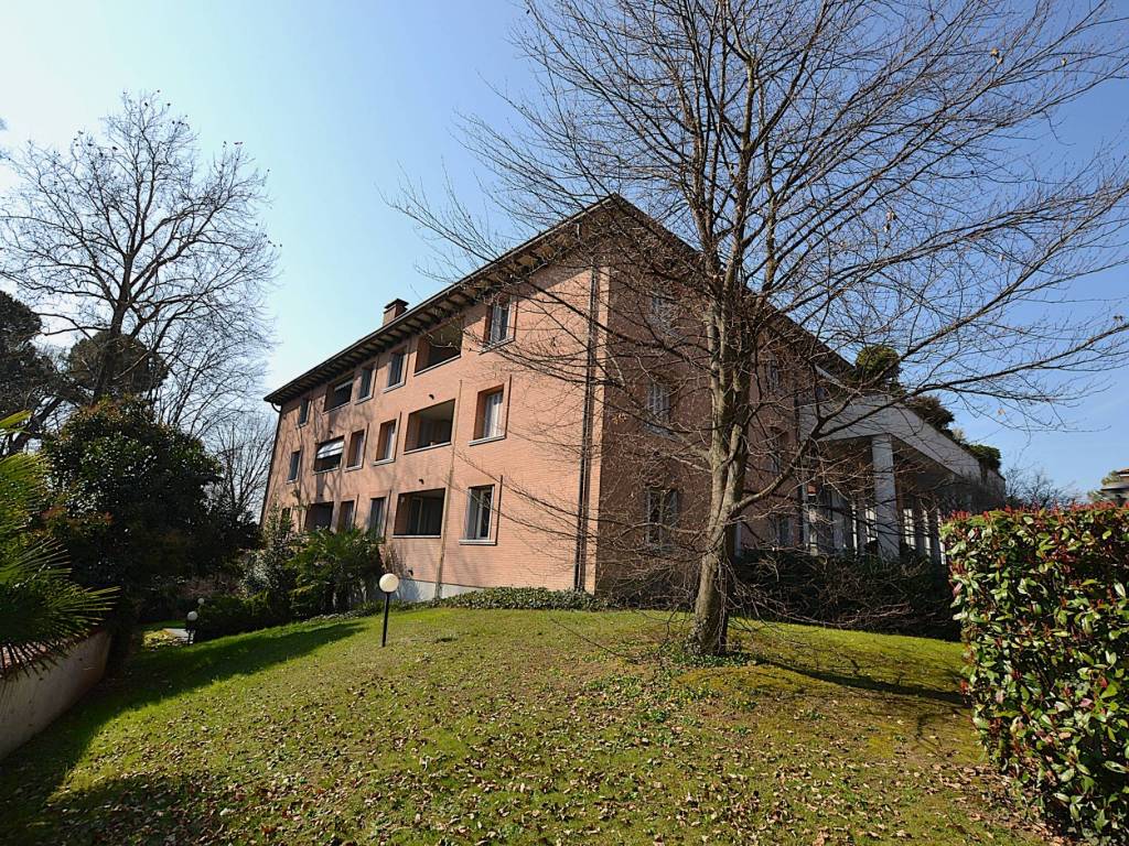 Appartamento a Merate in Viale Giuseppe Garibaldi, 31 - Foto 2