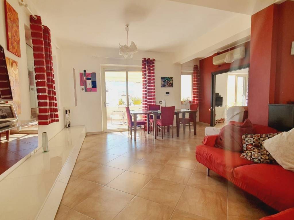 Villa a Reggio calabria in Via Vallone Mariannazzo, 59 - Foto 2