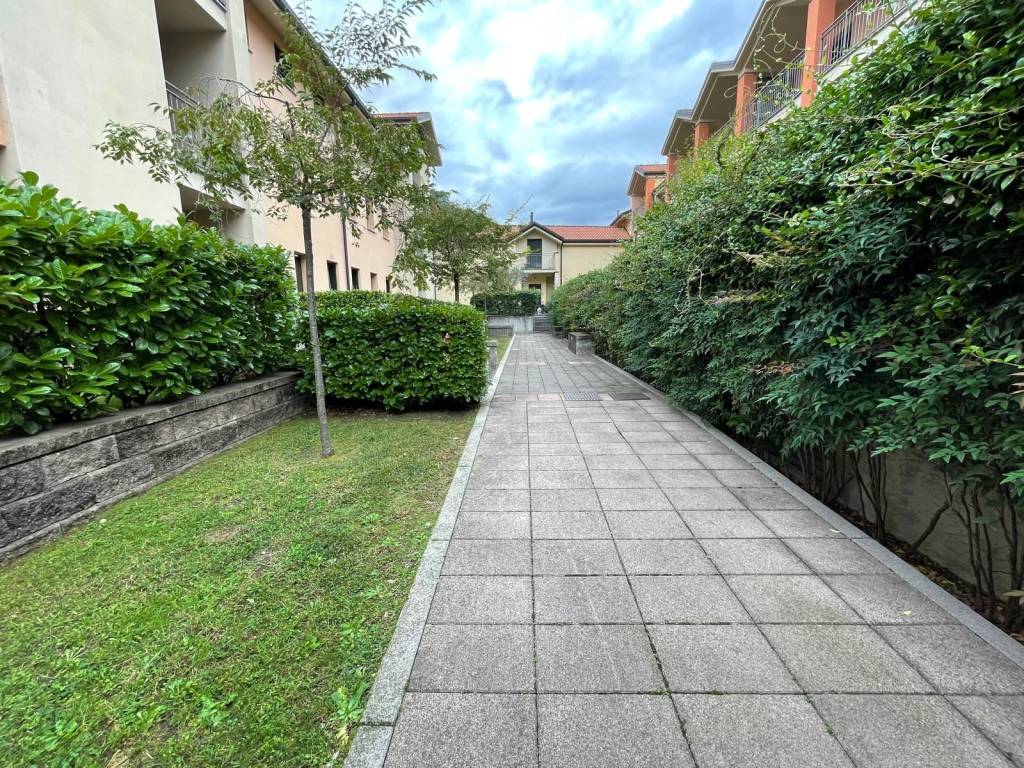Appartamento a Malgrate in Via Alessandro Manzoni, 19 - Foto 2