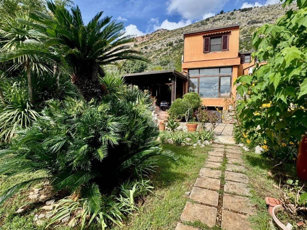 Villa a Terracina in Via SS7 - Foto 2