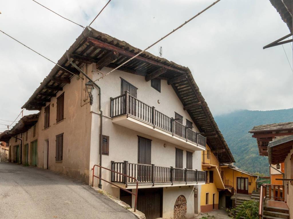 Rustico / casale a Sampeyre in Borgata Rore, Snc - Foto 2