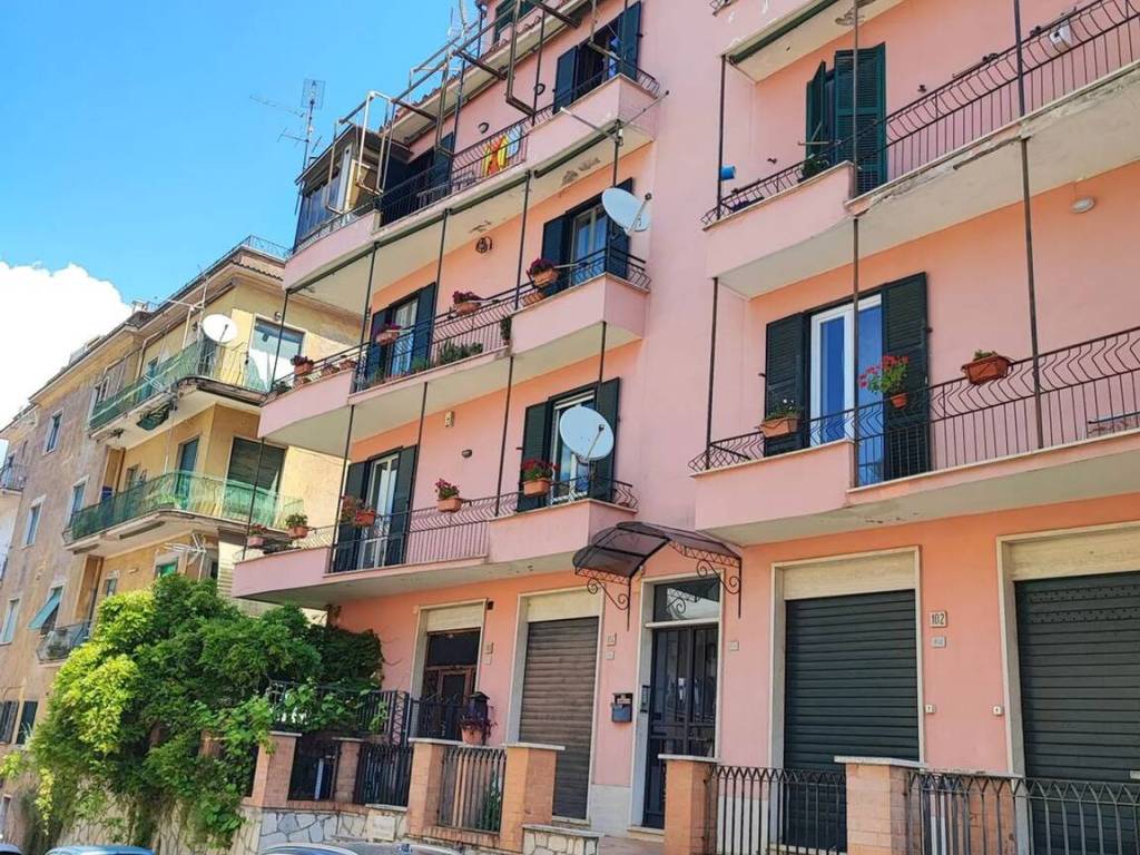 Appartamento a Tivoli in Via Francesco Bulgarini, 104 - Foto 2