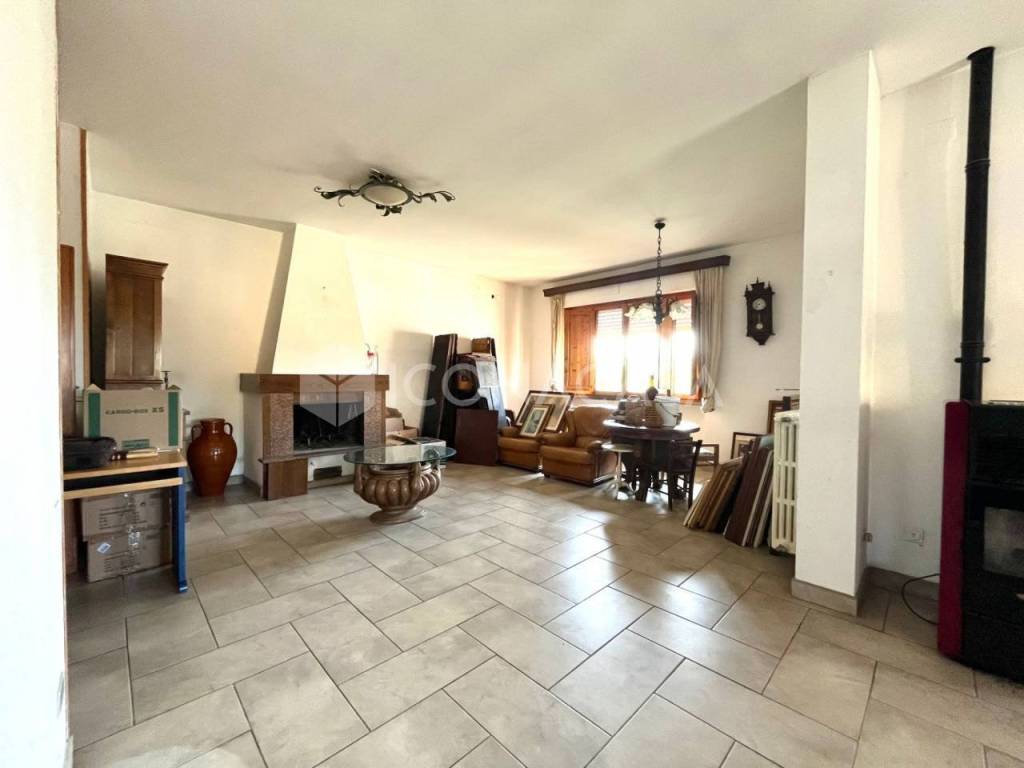 Appartamento a Pontedera in Via della Cartiera - Foto 5