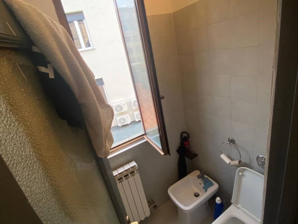Appartamento a Novara in Viale Dante Alighieri - Foto 4