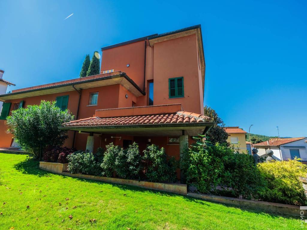 Villa a Bucine in Via 1 Maggio - Foto 2