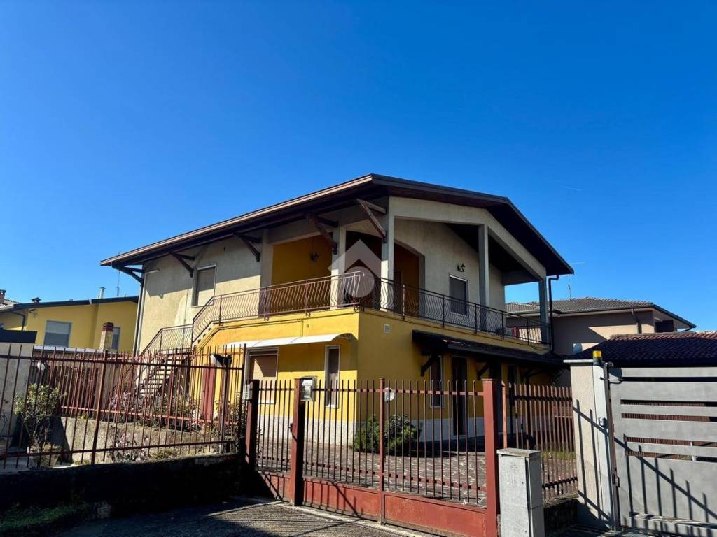 Villa a Caravaggio in Via Cesare Battisti, 23 - Foto 3