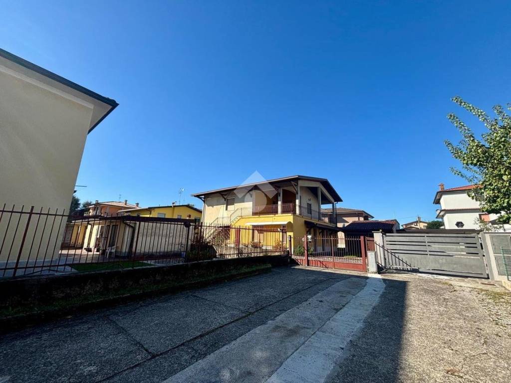 Villa a Caravaggio in Via Cesare Battisti, 23 - Foto 5