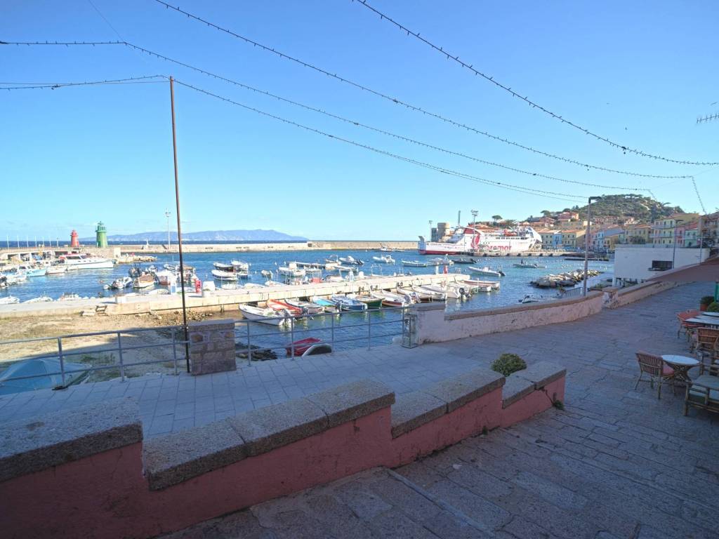 Appartamento a Isola del giglio in Via Paolo Thaon de Revel, 29 - Foto 2