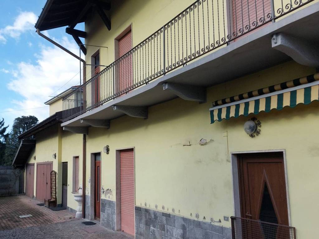 Villa a Casorate sempione in Via cavallotti, 12 - Foto 2
