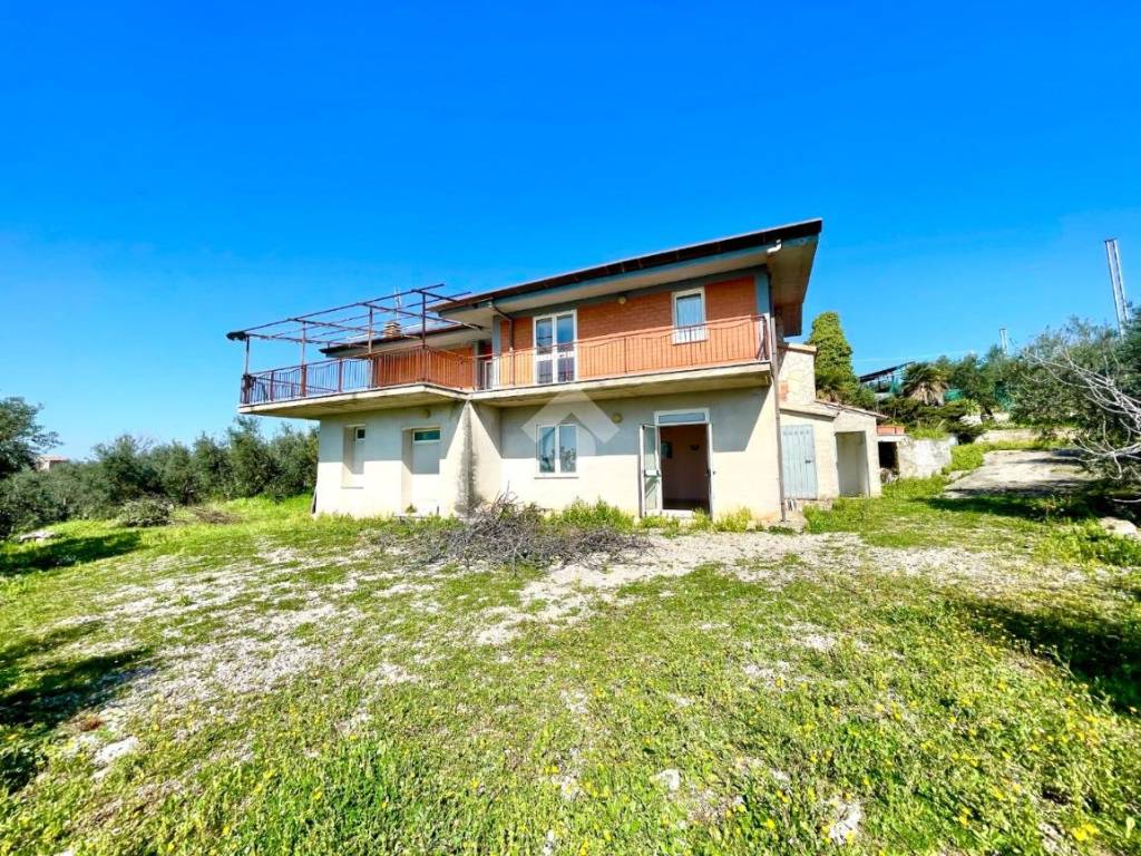 Box / garage a Sonnino in Via Santi Adamini - Foto 2