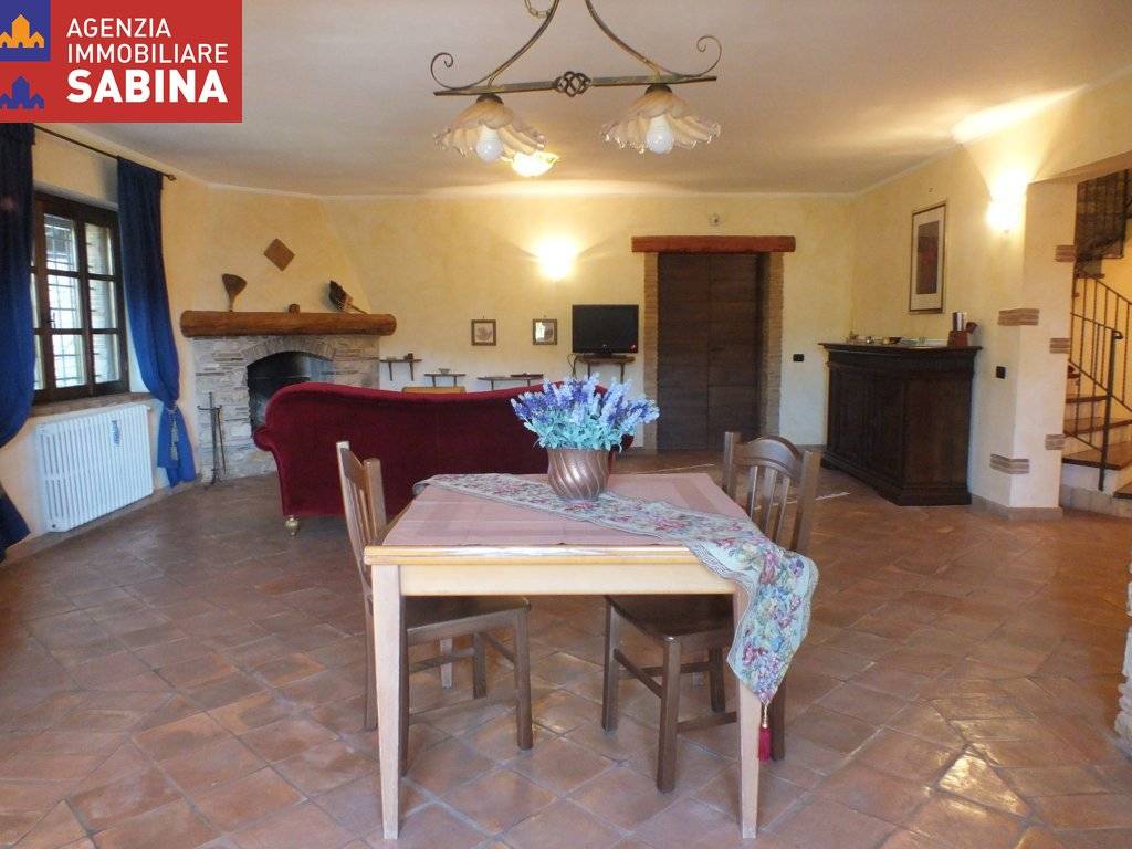 Villa a Castelnuovo di farfa in Via San Filippo - Foto 2