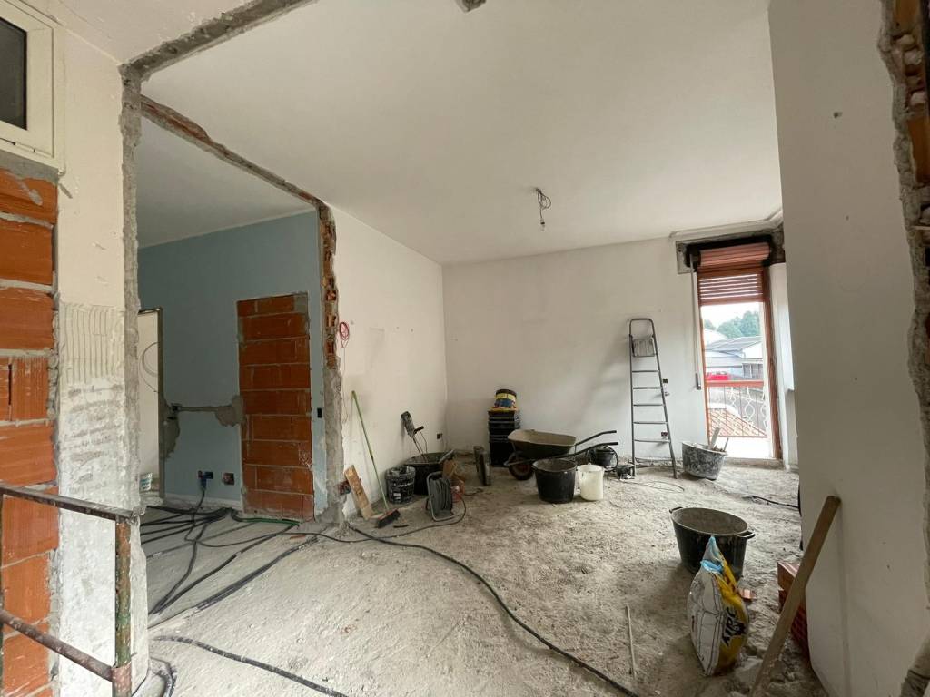 Appartamento a Saronno in Via Padre Luigi Sampietro - Foto 3