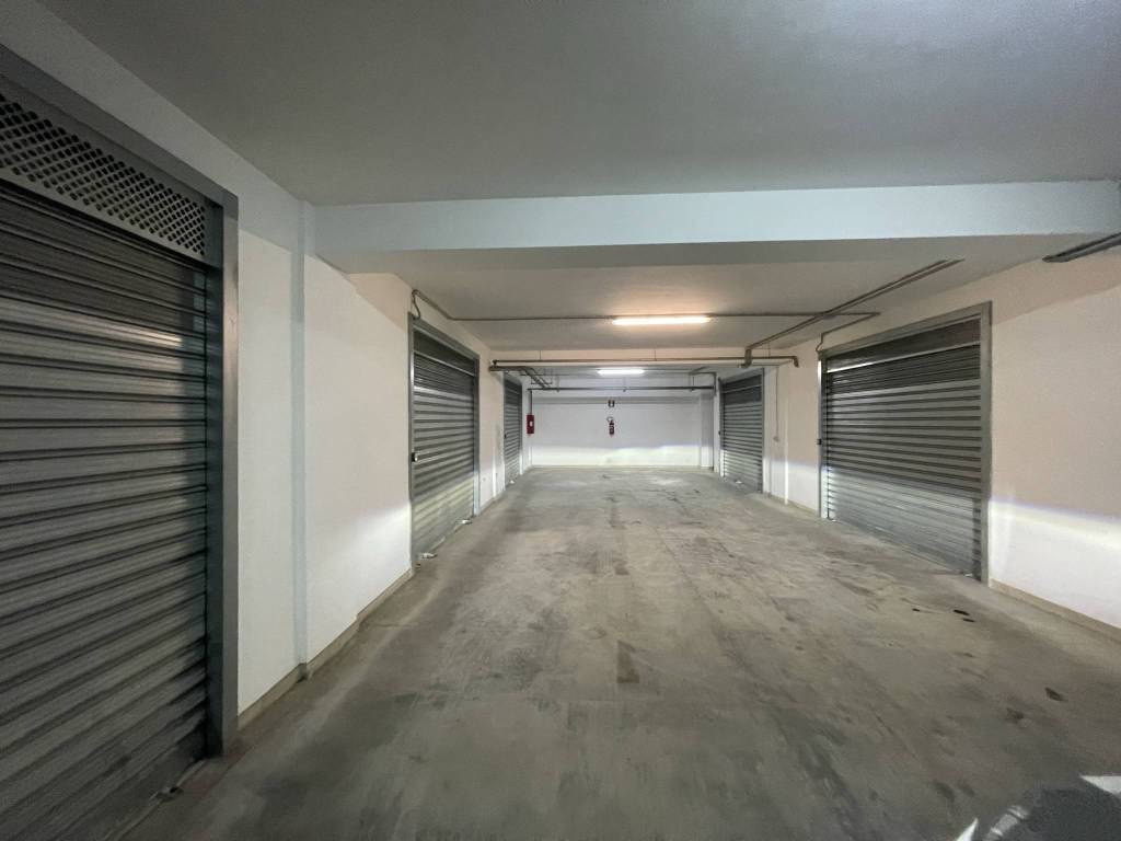 Box / garage a Foggia in Via Lorenzo Cariglia, 15 - Foto 2