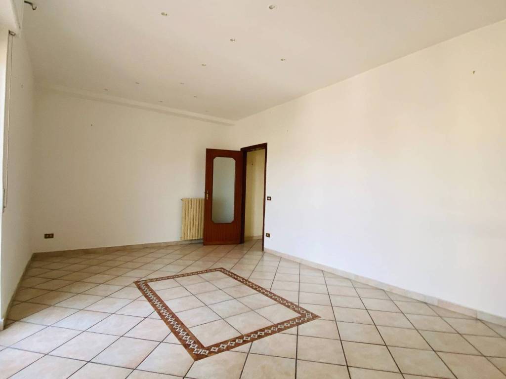 Appartamento a Napoli in Via Giuseppe Vaccaro, 30 - Foto 2