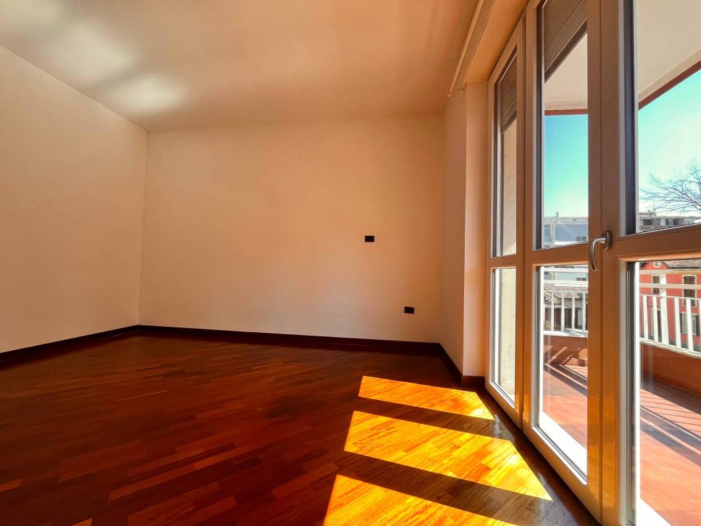 Appartamento a Como in Via Leone Leoni - Foto 5