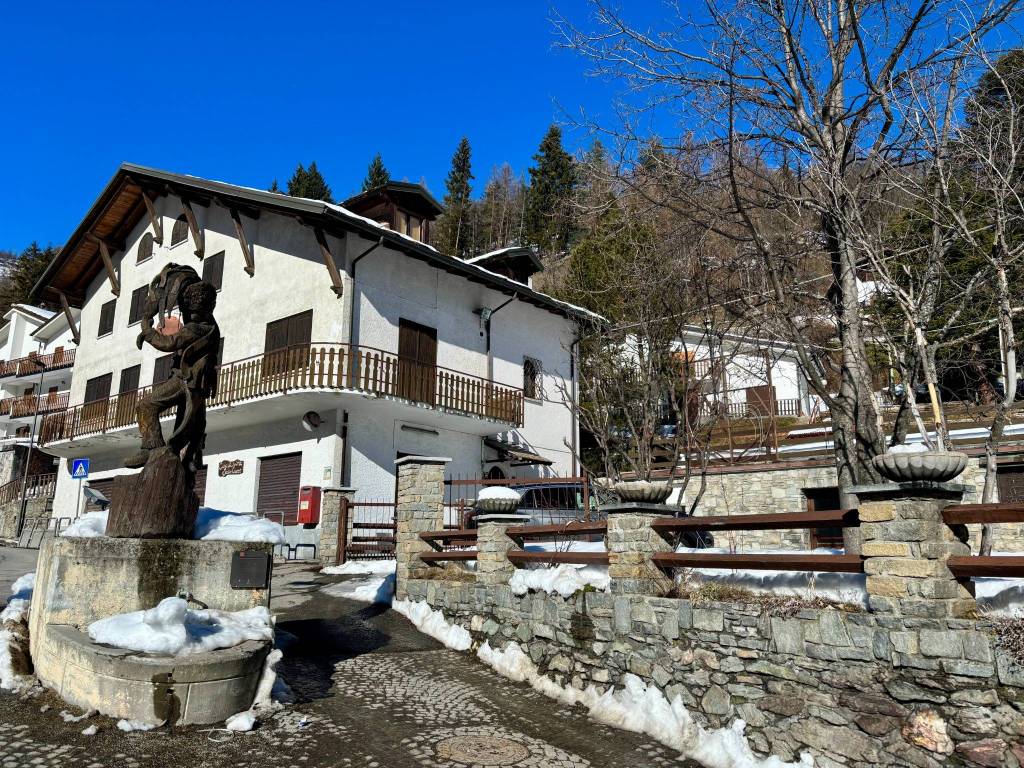 Palazzo / stabile a Etroubles in Strada Statale del Gran San Bernardo, 24 - Foto 4