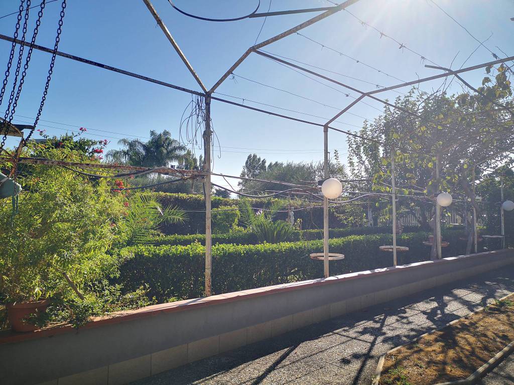 Villa a Aprilia in Via della Collina - Foto 2