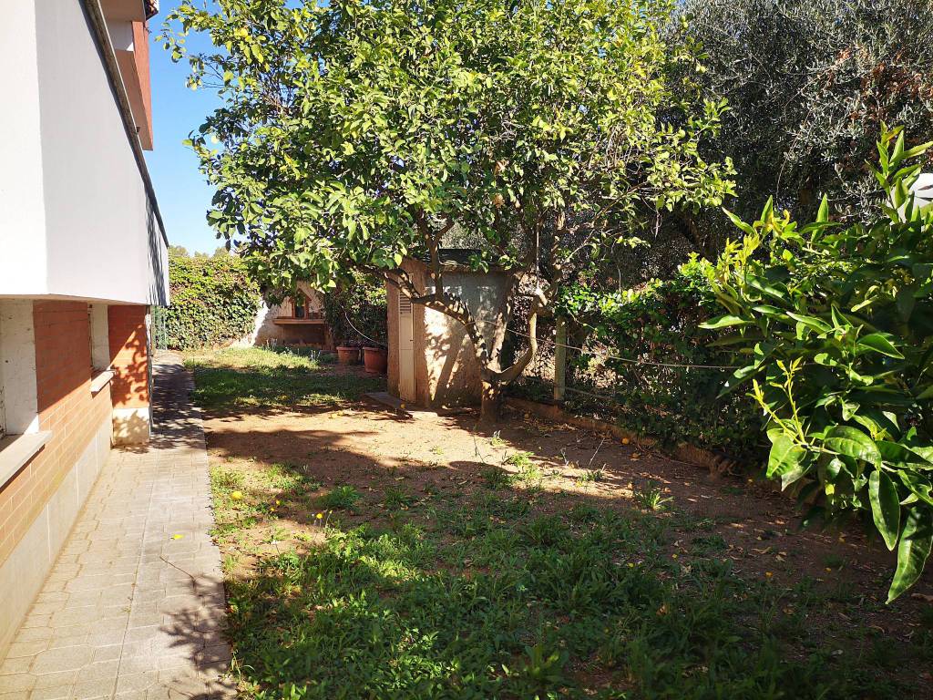 Villa a Aprilia in Via della Collina - Foto 4