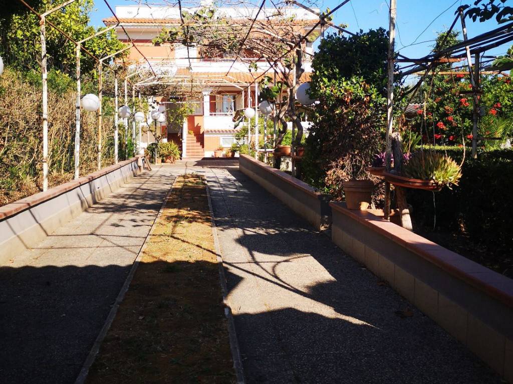 Villa a Aprilia in Via della Collina - Foto 5