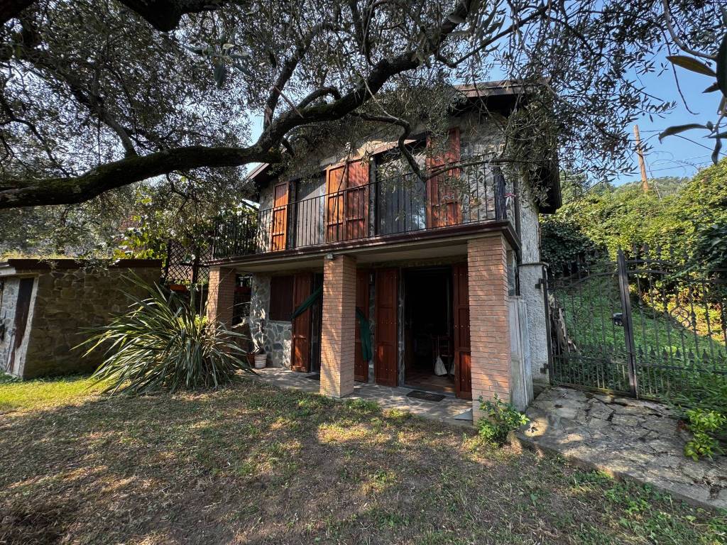 Villa a Follo in Via Brigate Partigiane, 2 - Foto 3