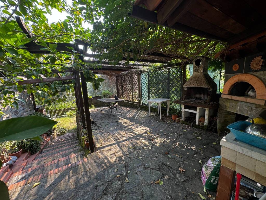 Villa a Follo in Via Brigate Partigiane, 2 - Foto 4