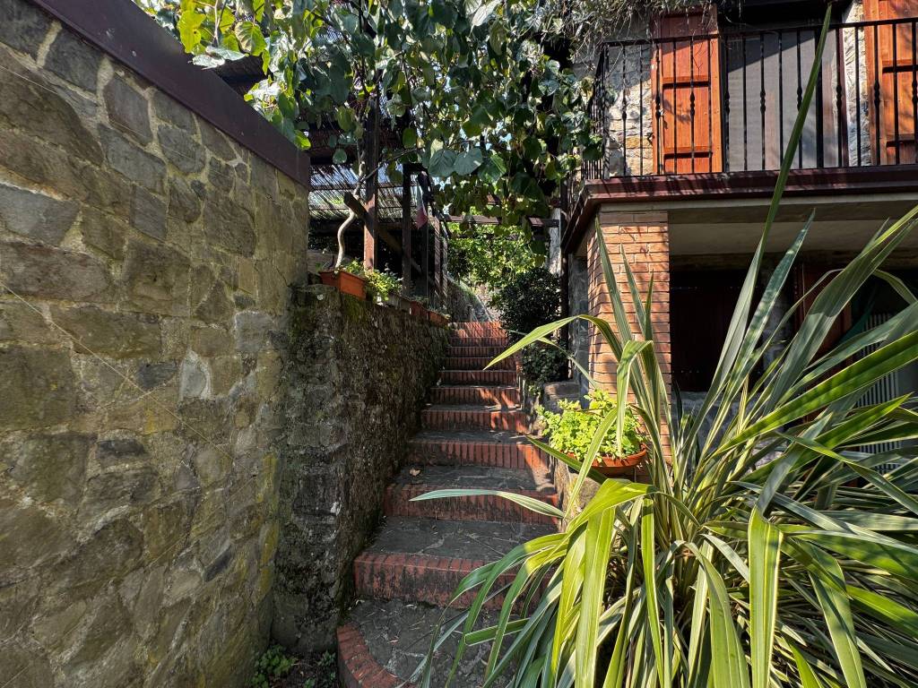 Villa a Follo in Via Brigate Partigiane, 2 - Foto 5