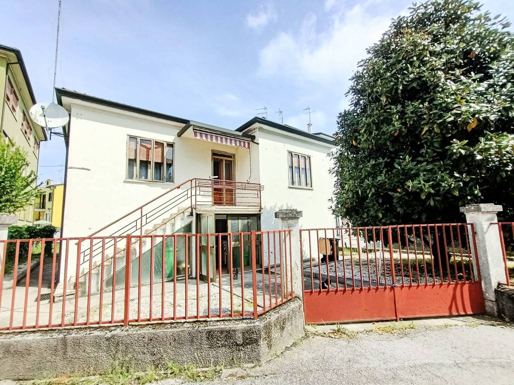 Villa a Adria in Via Nicola Badaloni, 5 - Foto 2