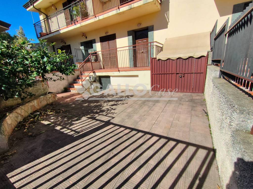 Villa a Mendicino in Via Michele Pane - Foto 2