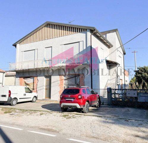 Villa a Castelmassa in Via Amos Ocari 10 - Foto 4