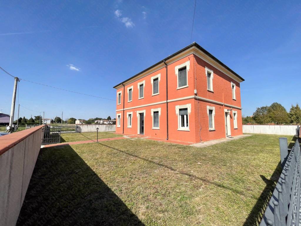 Villa a Ceneselli in Via Enrico Fermi 568 - Foto 3