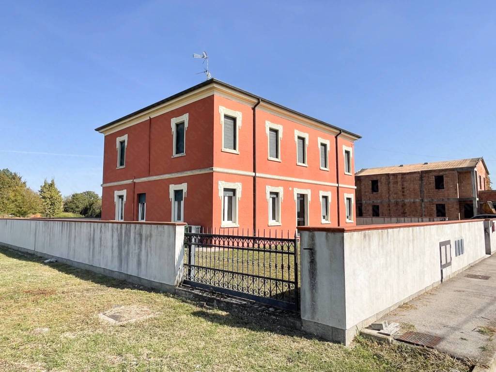 Villa a Ceneselli in Via Enrico Fermi 568 - Foto 5