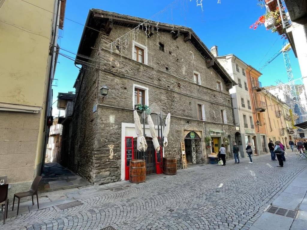 Appartamento a Aosta in Via Croix de Ville, 79 - Foto 2