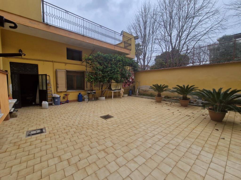 Villa a Maddaloni in Via Montella - Foto 2