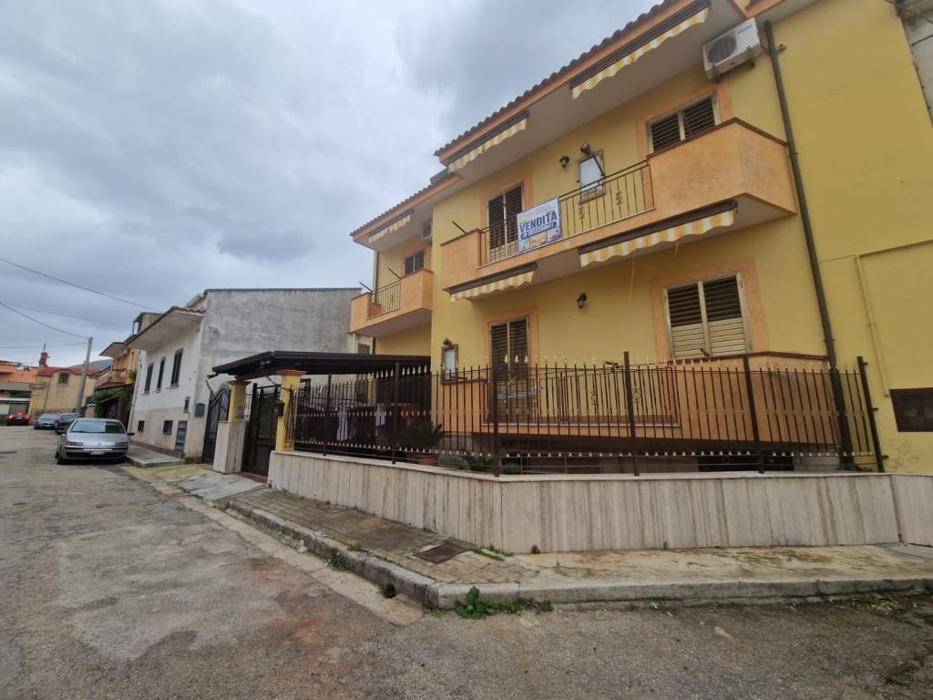 Villa a Maddaloni in Via Montella - Foto 3