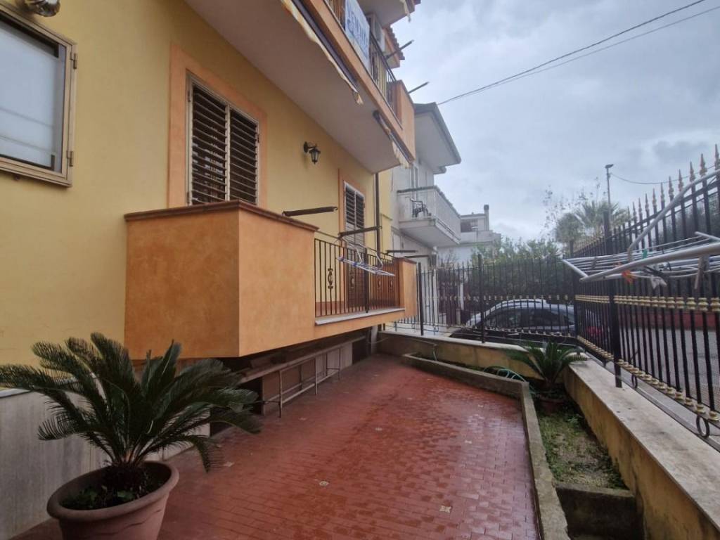 Villa a Maddaloni in Via Montella - Foto 4