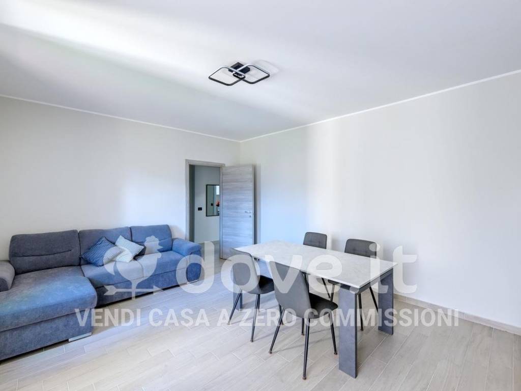 Appartamento a Luino in Via del Salice, 5 - Foto 2