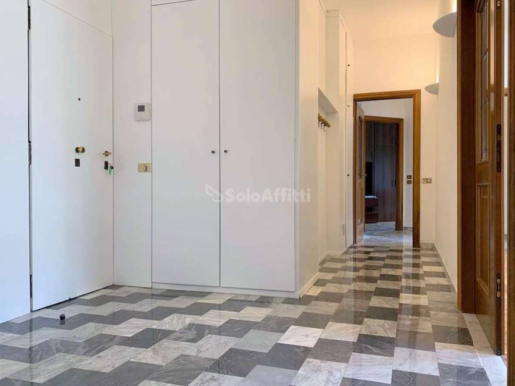 Appartamento a Como in Viale Giulio Cesare, 28 - Foto 2