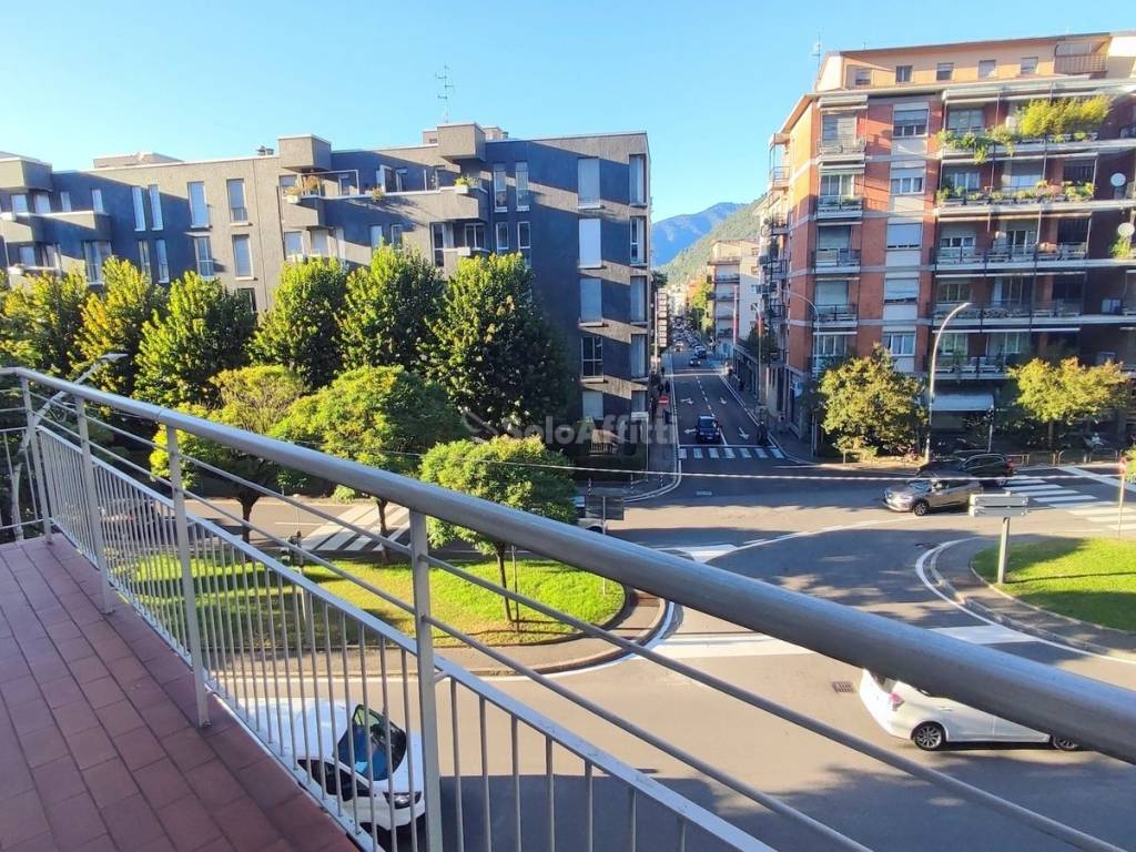 Appartamento a Como in Viale Giulio Cesare, 28 - Foto 5