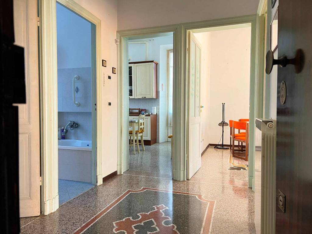 Appartamento a Savona in Via Nino Oxilia - Foto 2