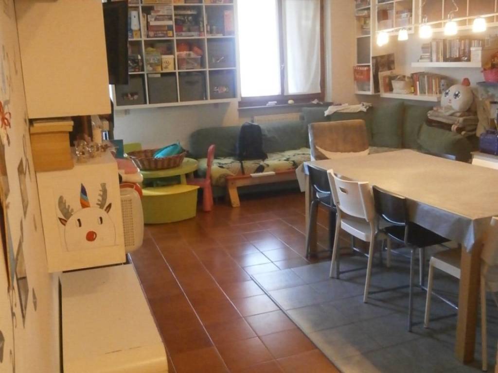 Appartamento a Carenno in Via Rigolo - Foto 2