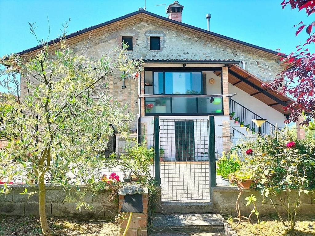 Casa indipendente a Umbertide in Strada Statale Tiberina - Foto 4