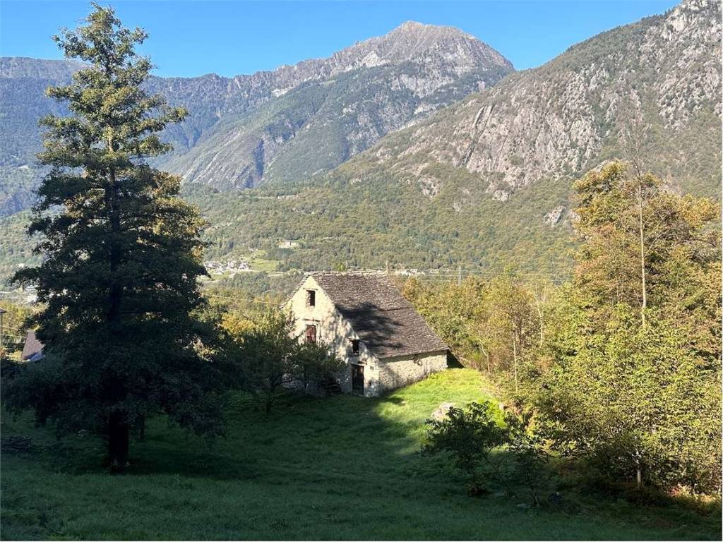 Rustico / casale a Montecrestese in Frazione Montecrestese, SNC - Foto 3