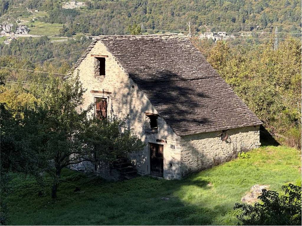 Rustico / casale a Montecrestese in Frazione Montecrestese, SNC - Foto 4
